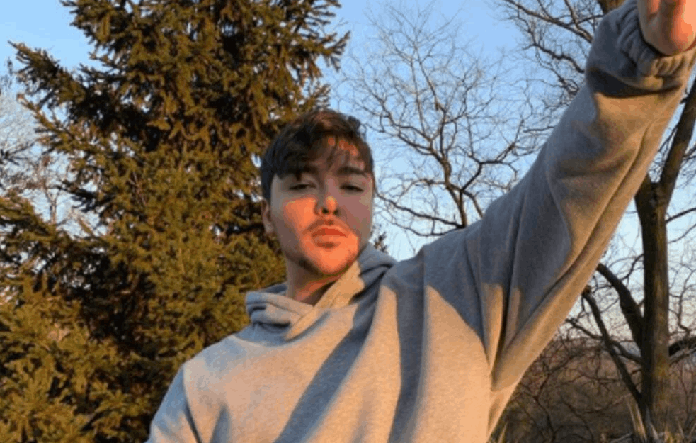 MILAN STANKOVIĆ OBILAZI MANASTIRE I ŠIRI PRAVOSLAVLJE: Pevač planira da se ZAMONAŠI?!